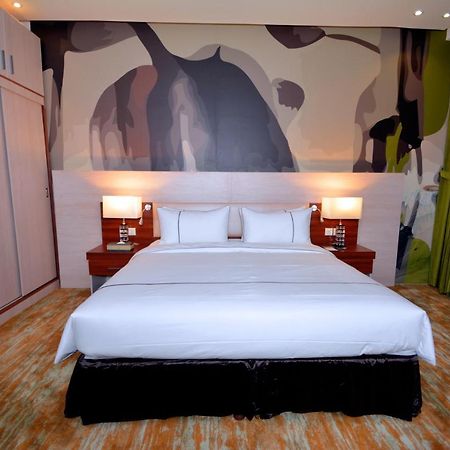 Thwary Hotel Suites Riyadh Eksteriør bilde