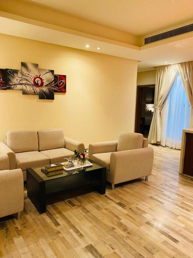 Thwary Hotel Suites Riyadh Eksteriør bilde