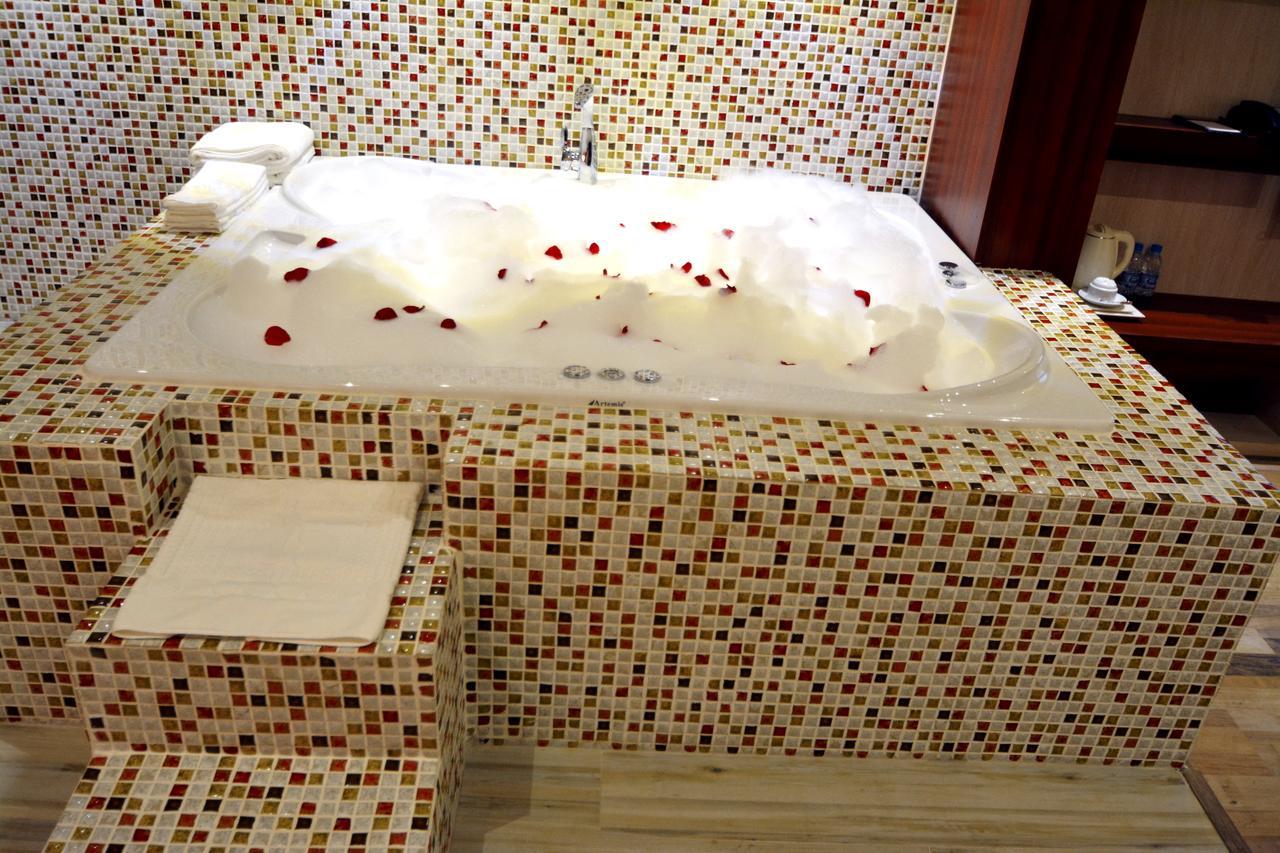 Thwary Hotel Suites Riyadh Eksteriør bilde